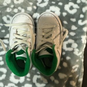 Jordan 2 Elevate your toddler's style with the Air Jordan 2 Retro 'Lucky Green'